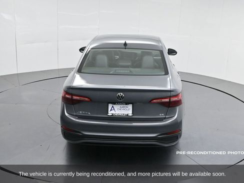 Used 2022 Volkswagen Jetta SE image 54