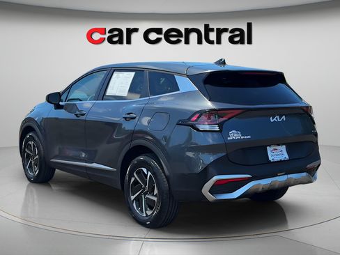Used 2023 Kia Sportage LX AWD/4WD image 3