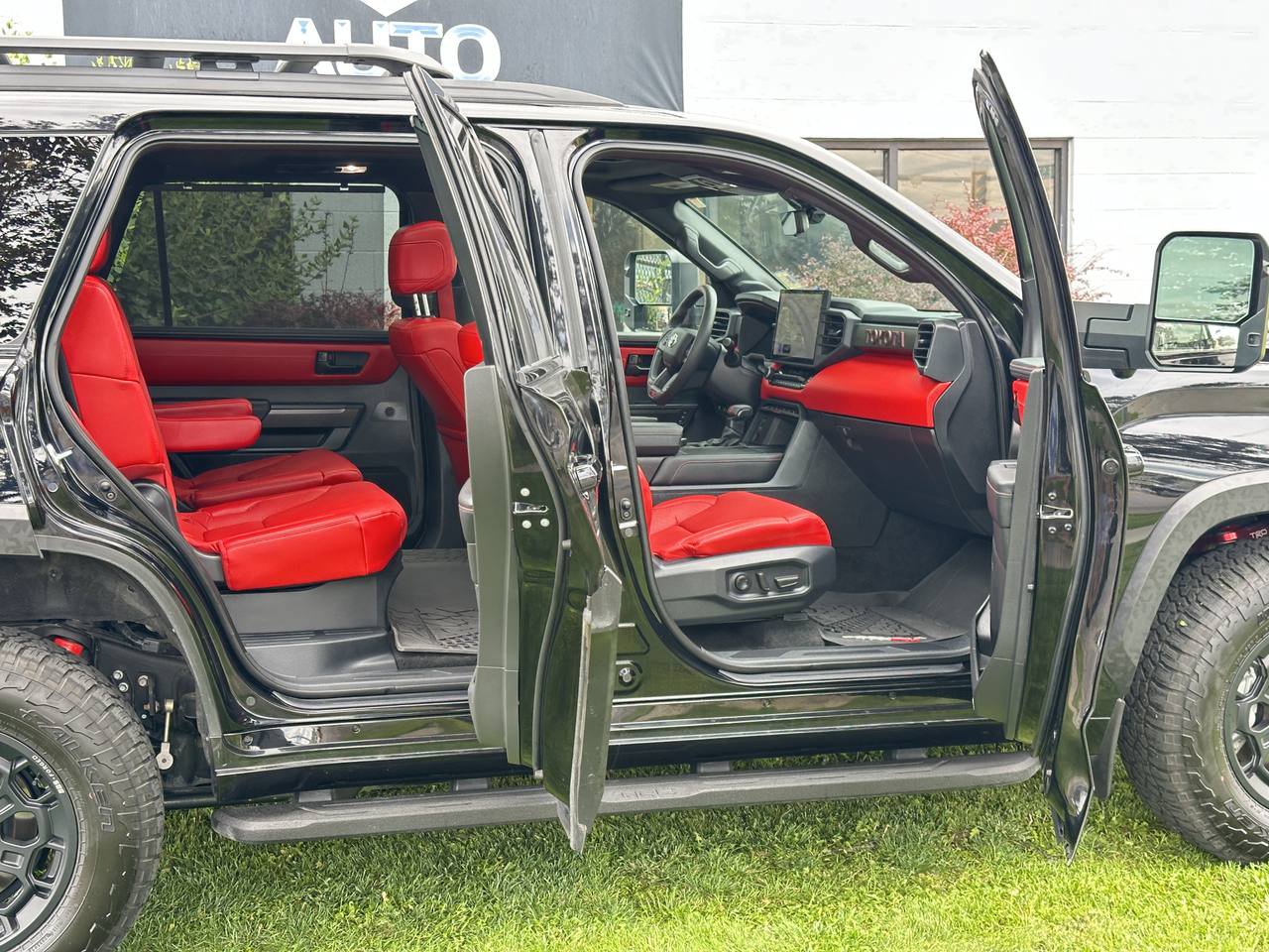 Used 2025 Toyota Sequoia TRD Pro AWD/4WD image 32