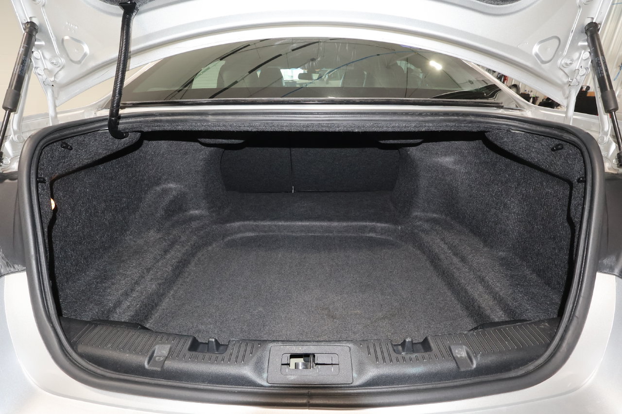 Used 2017 Ford Taurus SEL w/ Equipment Group 201A FWD image 15