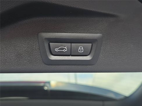 Used 2025 BMW X5 sDrive40i w/ Premium Package RWD image 10