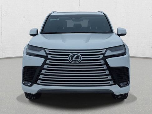 Certified 2022 Lexus LX 600 4WD w/ Luxury Package image 2
