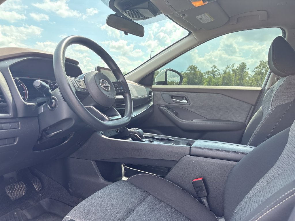 Used 2023 Nissan Rogue SV FWD image 5