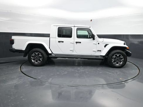New 2026 Jeep Gladiator Sport AWD/4WD image 11