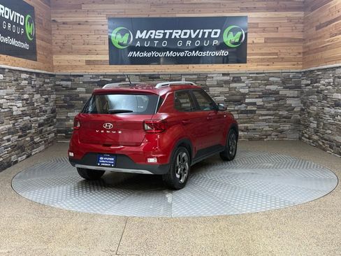 Certified 2023 Hyundai Venue SEL image 9
