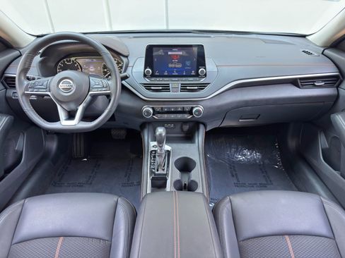 Used 2022 Nissan Altima 2.5 SR w/ Midnight Edition Package FWD image 12