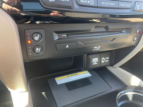 Used 2020 Honda Pilot Elite image 41