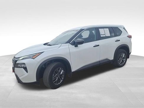 Certified 2025 Nissan Rogue S AWD/4WD image 4