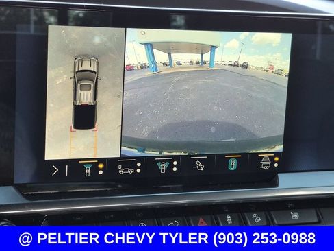 Used 2023 Chevrolet Silverado 1500 High Country w/ Technology Package AWD/4WD image 26