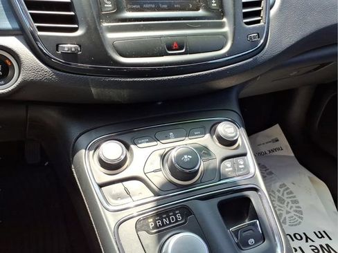 Used 2015 Chrysler 200 S FWD image 24