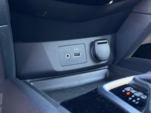 Used 2018 Nissan Rogue S FWD image 35