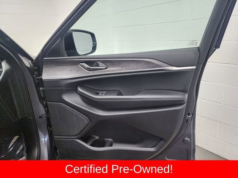 Certified 2025 Jeep Grand Cherokee Limited AWD/4WD image 32