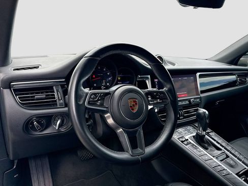 Used 2021 Porsche Macan AWD/4WD image 10