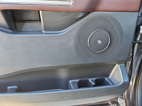 Used 2024 Ford Expedition Limited image 13