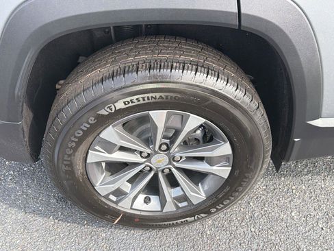 New 2026 Chevrolet Equinox LT w/ Safety and Technology Package FWD image 17