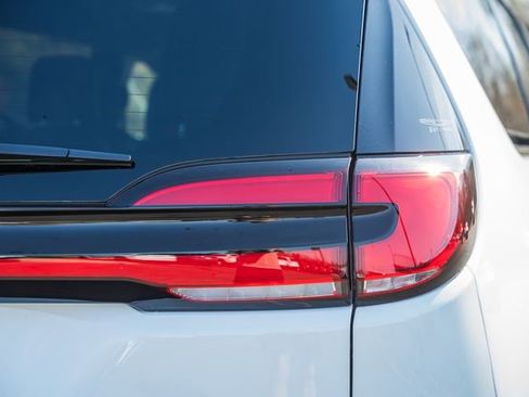 New 2026 Chrysler Pacifica Select FWD image 8