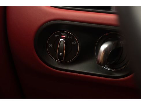 Used 2023 Porsche Macan Turbo AWD/4WD image 31