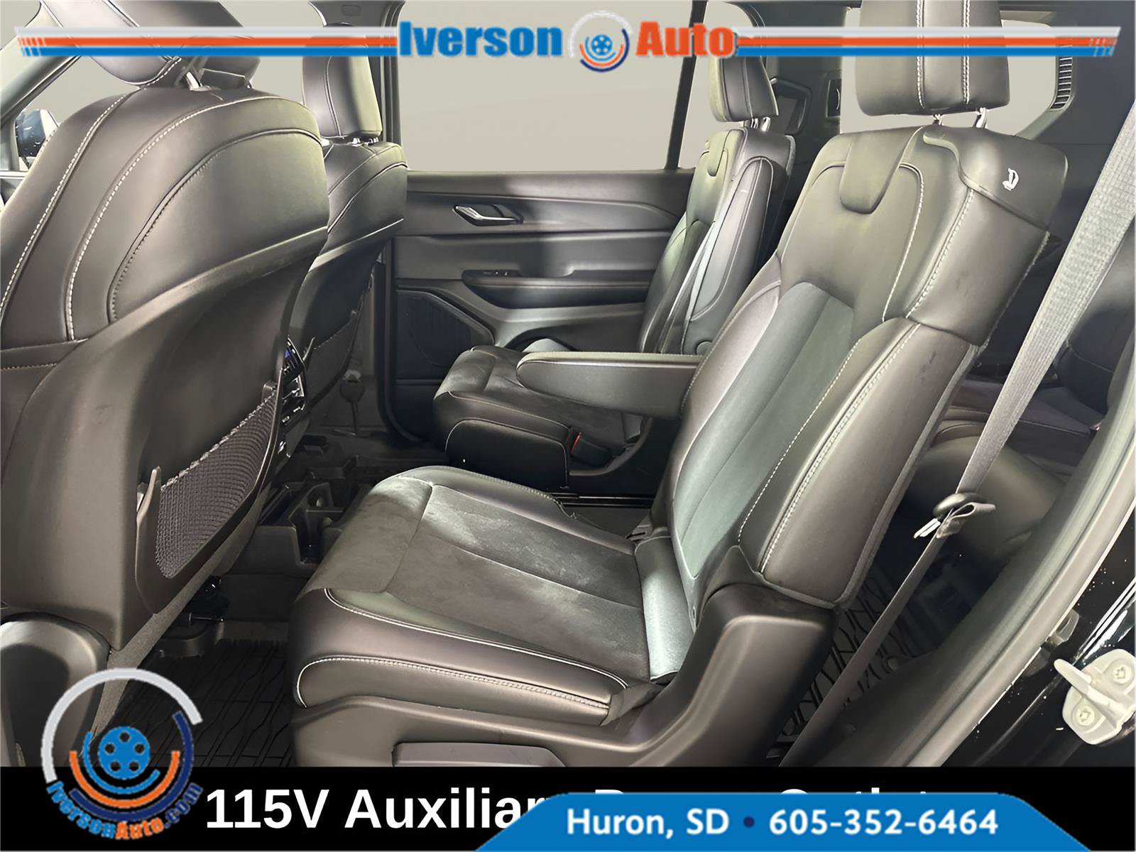 Used 2024 Jeep Grand Cherokee L Altitude AWD/4WD image 24