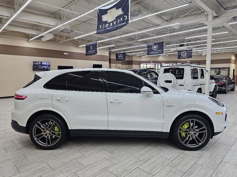 Used 2020 Porsche Cayenne E-Hybrid image 6