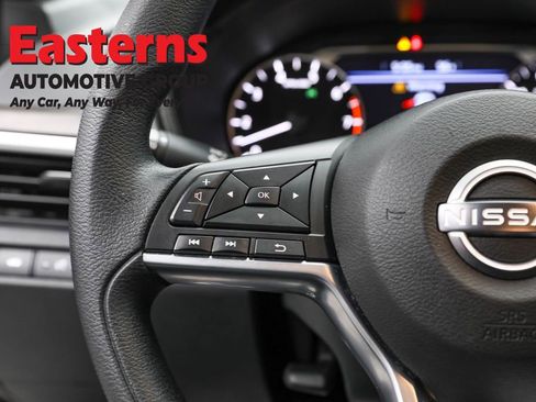 Used 2025 Nissan Altima 2.5 SV image 15