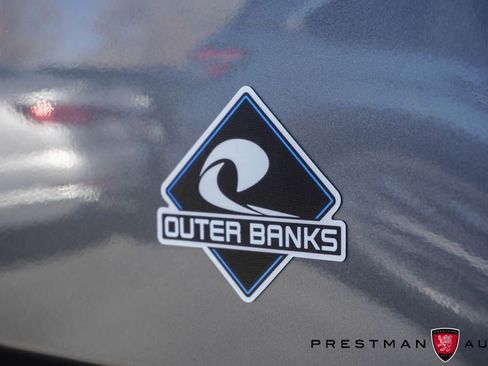 Used 2024 Ford Bronco Sport Outer Banks w/ Tech Package image 3