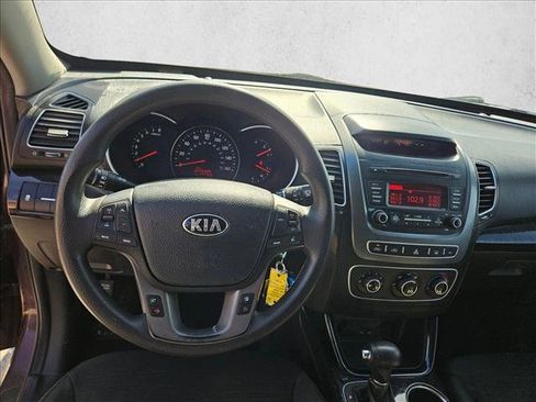 Used 2015 Kia Sorento LX image 17