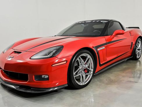 Used 2012 Chevrolet Corvette Grand Sport w/ 3LT Preferred Equipment Group RWD image 5