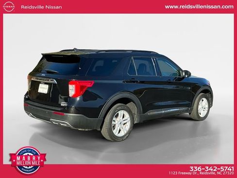 Used 2023 Ford Explorer XLT w/ Equipment Group 202A image 6