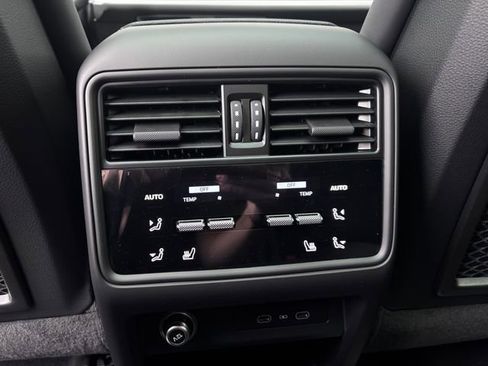 New 2026 Porsche Cayenne Coupe AWD/4WD image 27