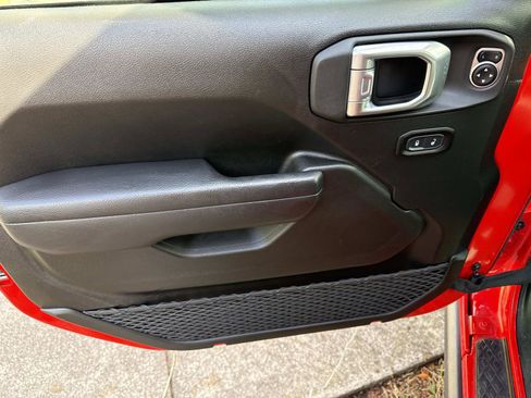 Used 2024 Jeep Gladiator Sport image 19