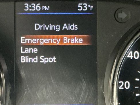 Used 2021 Nissan Rogue Sport S image 6