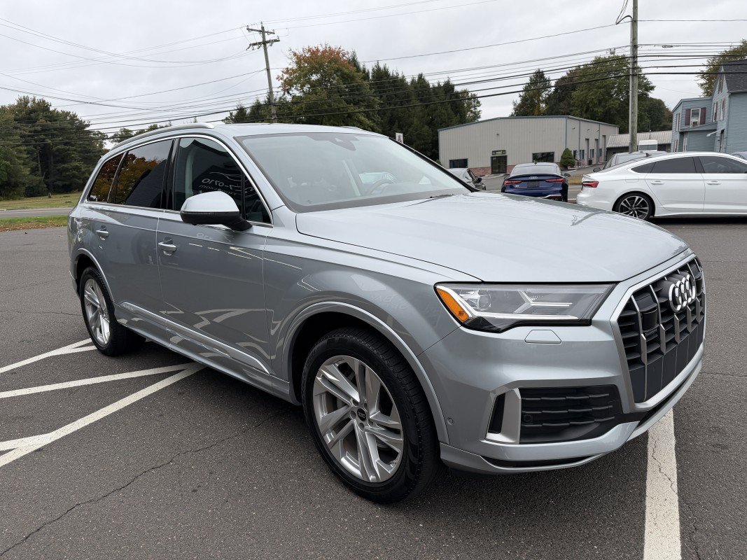 Used 2023 Audi Q7 2.0T Premium w/ Convenience Package AWD/4WD image 4