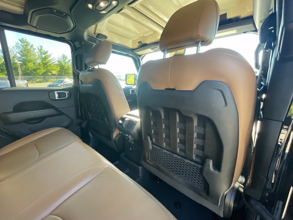Used 2021 Jeep Wrangler Unlimited Rubicon 4xe w/ Dual Top Group AWD/4WD image 12