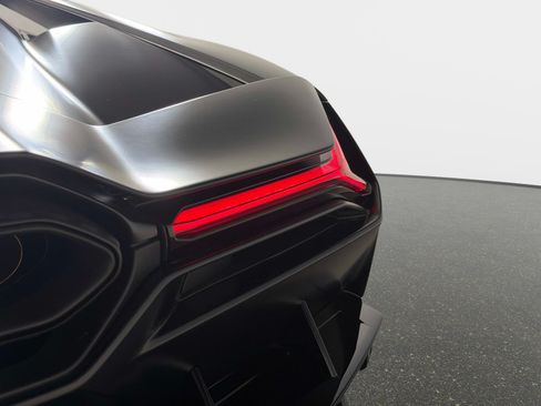 Used 2024 Lamborghini Revuelto AWD/4WD image 17