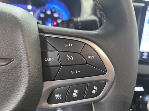 Used 2025 Chrysler Pacifica Select FWD image 20