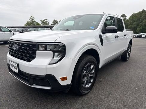 Certified 2025 Ford Maverick XLT w/ XLT Luxury Package AWD/4WD image 1