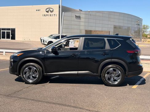 Certified 2025 Nissan Rogue SV FWD image 3