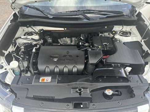Used 2019 Mitsubishi Outlander SE FWD image 33