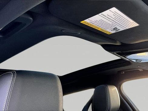 Certified 2022 Land Rover Range Rover Velar S image 25