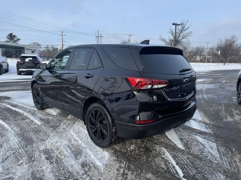Used 2023 Chevrolet Equinox LS w/ LS Convenience Package image 4