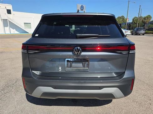 New 2026 Volkswagen Tiguan SE FWD image 5