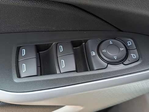 Used 2026 Chevrolet Trax LS w/ LS Convenience Package FWD image 13