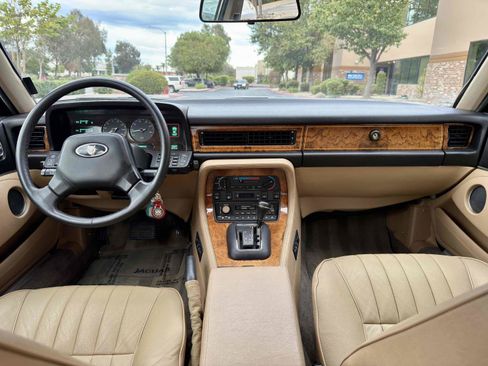 Used 1988 Jaguar XJ6 image 47