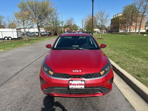 Certified 2022 Kia Forte LXS FWD image 4