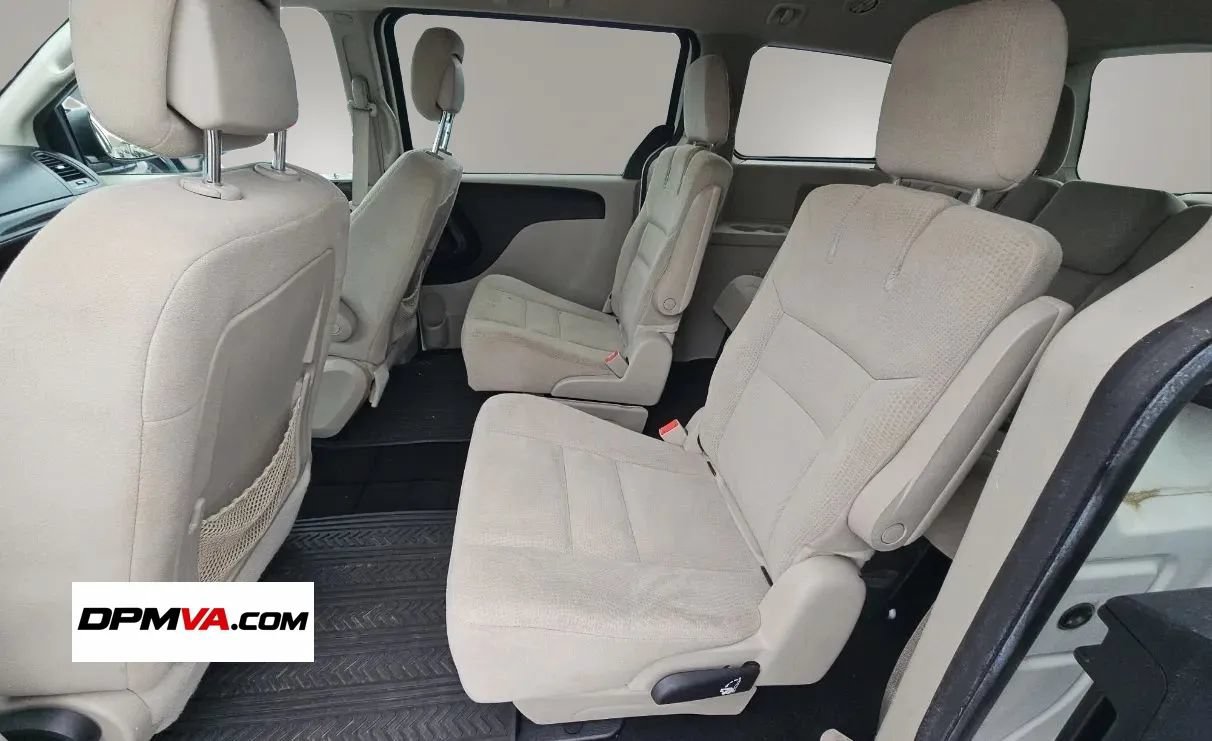 Used 2016 Dodge Grand Caravan SE w/ Quick Order Package 29E SE FWD image 7