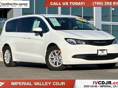Used 2023 Chrysler Voyager LX FWD image 1