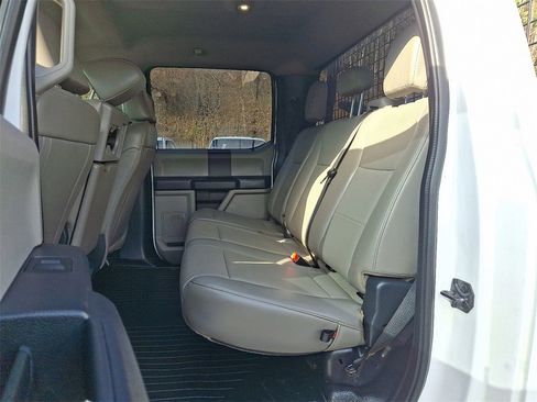 Used 2022 Ford F250 XL w/ Power Equipment Group image 10