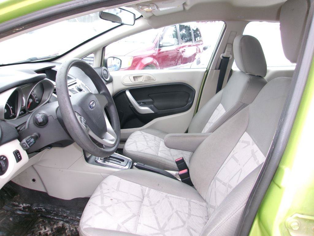 Used 2012 Ford Fiesta SE FWD image 7