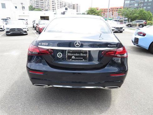 Used 2022 Mercedes-Benz E 350 4MATIC Sedan image 3