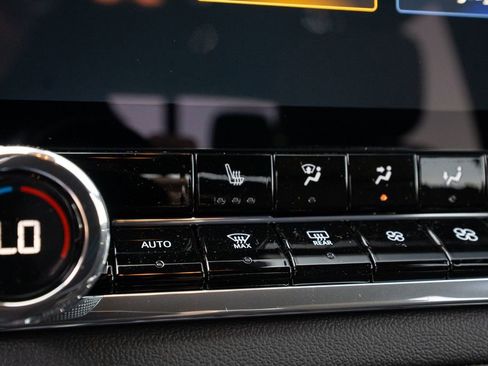 New 2025 Chevrolet Colorado LT w/ LT Convenience Package image 25